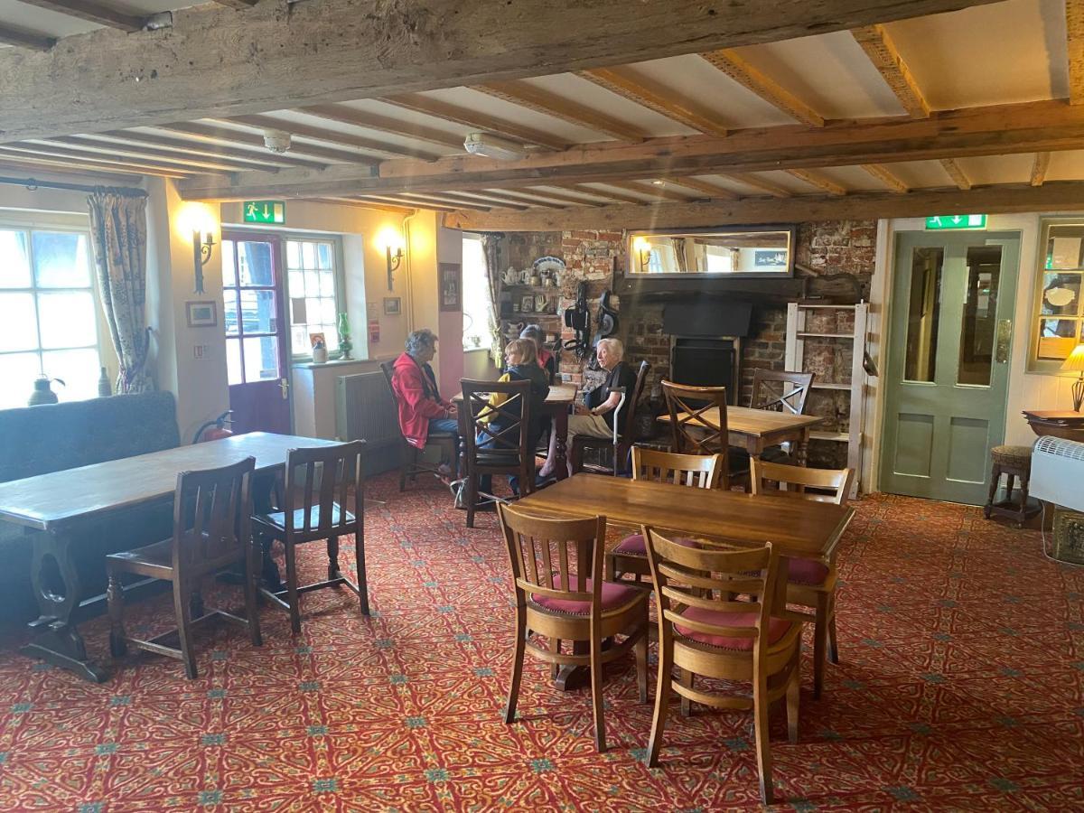 The Coach And Horses Bed and Breakfast Winchester Eksteriør billede