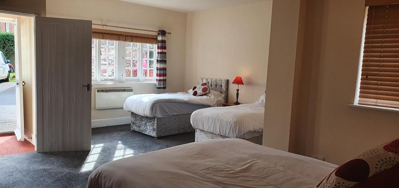 The Coach And Horses Bed and Breakfast Winchester Eksteriør billede
